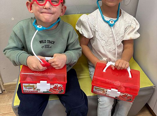 Gr. II  Zabawy w kąciku lekarskim