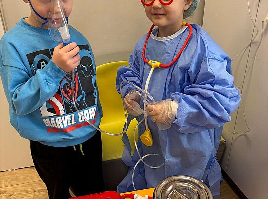 Gr. II  Zabawy w kąciku lekarskim