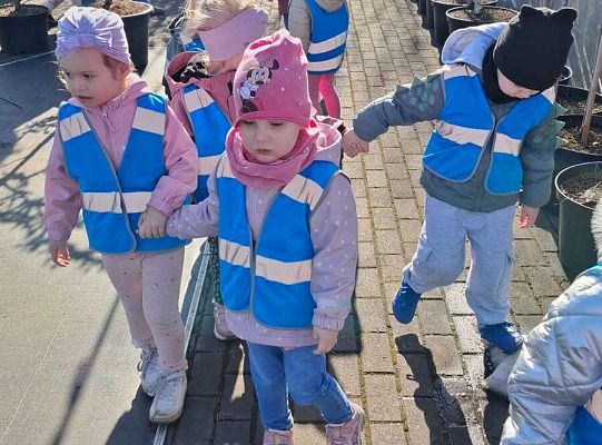 Gr. I Wyjście do Centrum ogrodniczego NIWIA oraz sadzenie kwiatów