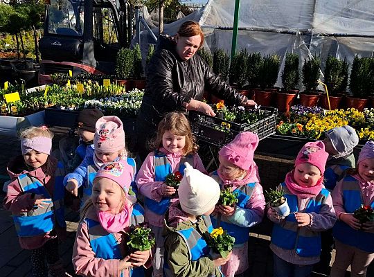 Gr. I Wyjście do Centrum ogrodniczego NIWIA oraz sadzenie kwiatów