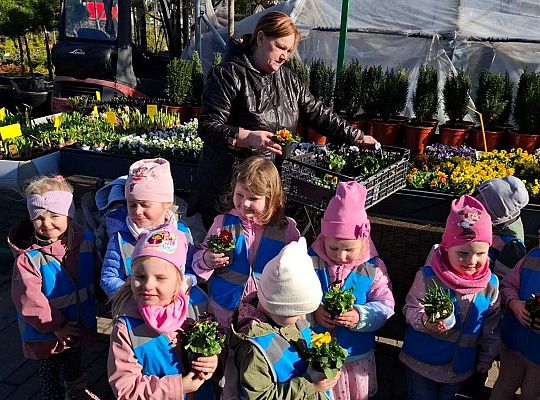 Gr. I Wyjście do Centrum ogrodniczego NIWIA oraz sadzenie kwiatów