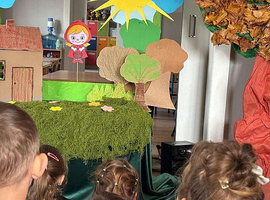 Gr. I I II Teatrzyk "Czerwony Kapturek "