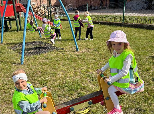 Gr. II Dzień Dziecka.  Stadnina koni w Nowęcinie.