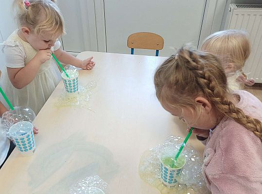 Gr. II Ćwiczenia oddechowe- zabawa z pianą