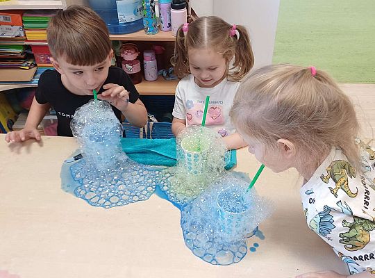 Gr. II Ćwiczenia oddechowe- zabawa z pianą