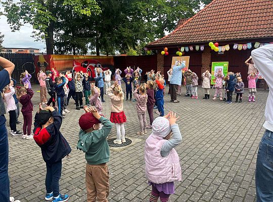 " Dzień Przedszkolaka - radość zabawa, niech trwa sportowa dziś olimpiada"