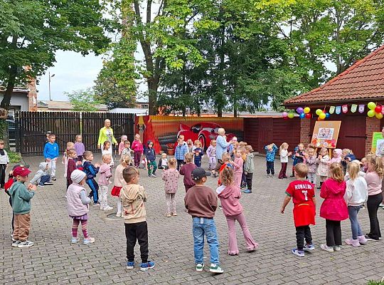 " Dzień Przedszkolaka - radość zabawa, niech trwa sportowa dziś olimpiada"