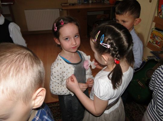 wigilia w grupie III
dzielenie się opłatkiem