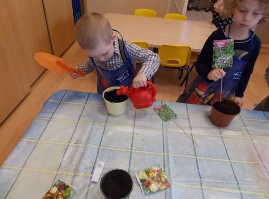 Maluszki- ogrodnicy