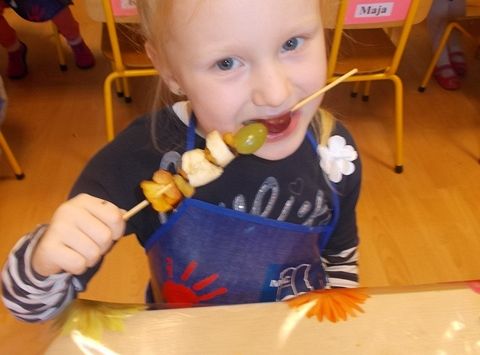 Owocowe szaszłyki gr iv