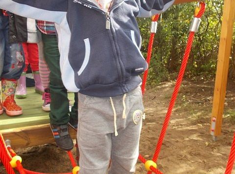 Zabawy na nowym placu zabaw