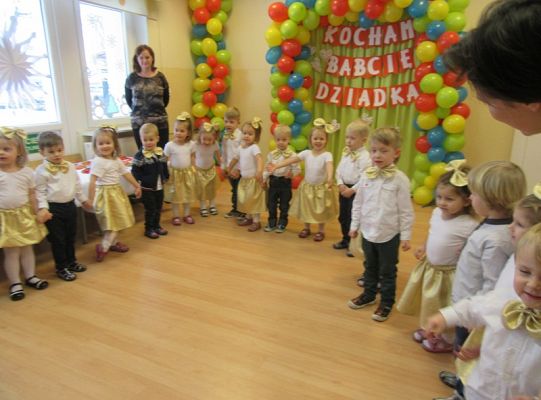 Maluchy dzien babci cz2