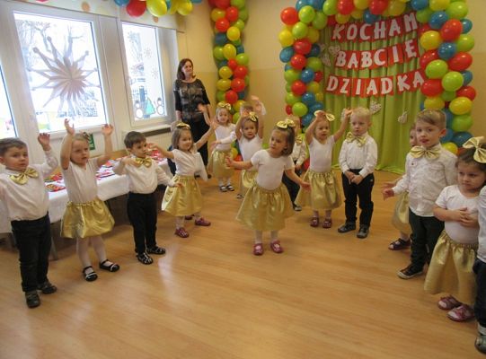 Maluchy dzien babci cz2