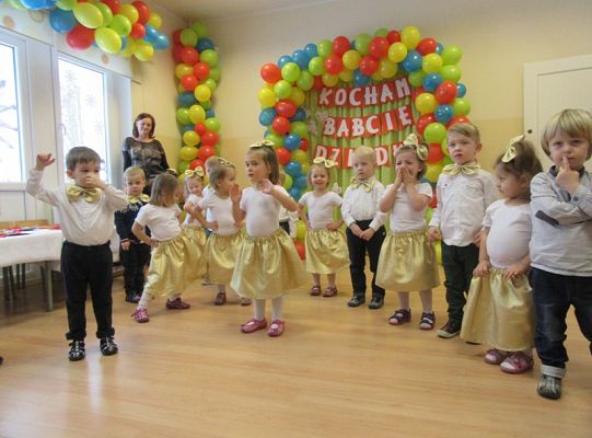 Maluchy dzien babci cz2