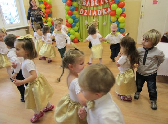 Maluchy dzien babci cz2