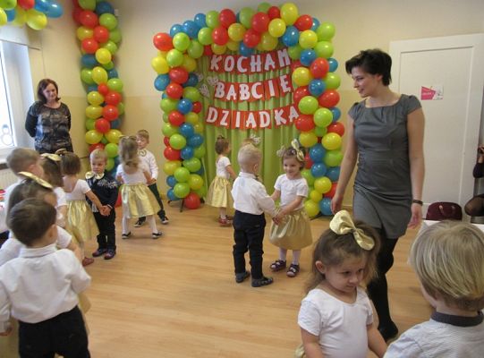 Maluchy dzien babci cz2