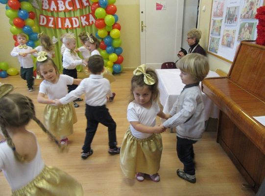 Maluchy dzien babci cz2