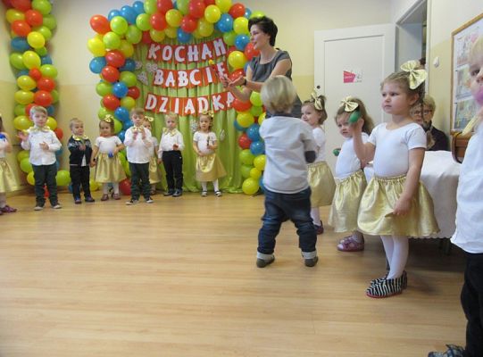 Maluchy dzien babci cz2