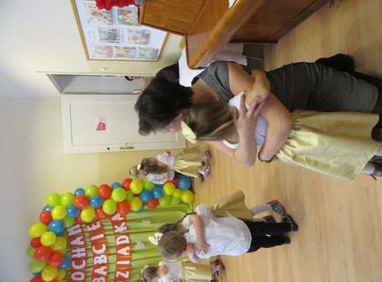 Maluchy dzien babci cz2