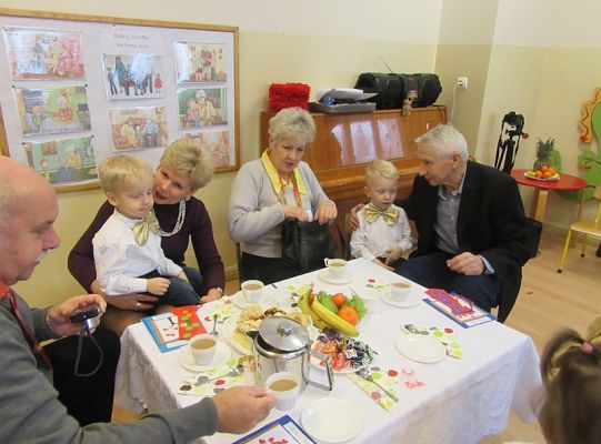 Maluchy dzien babci cz2