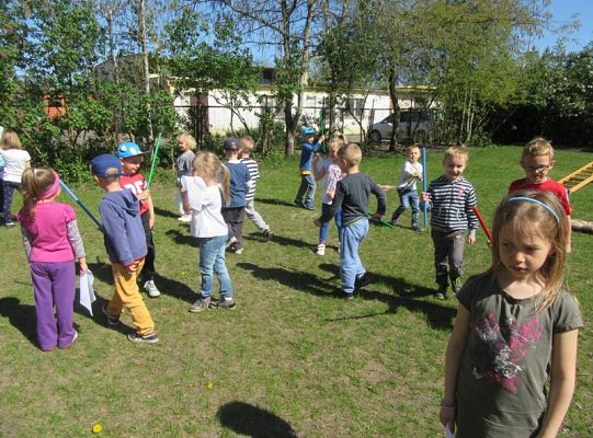 Ruchowe na podwórku