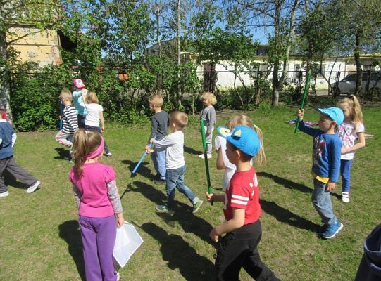 Ruchowe na podwórku