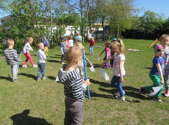 Ruchowe na podwórku