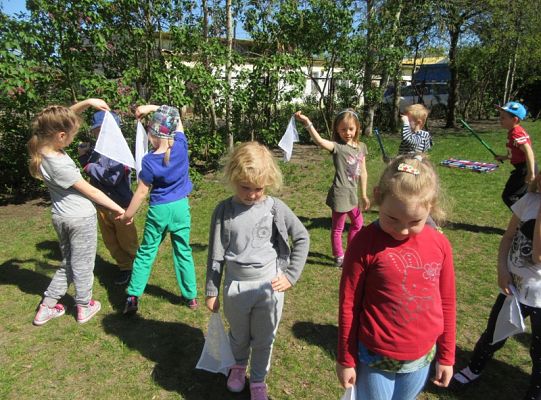 Ruchowe na podwórku