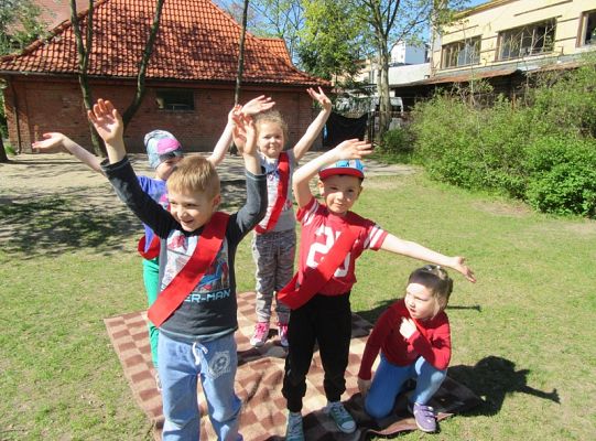 Ruchowe na podwórku