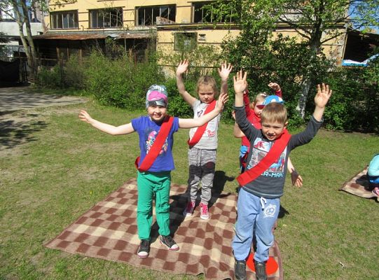 Ruchowe na podwórku