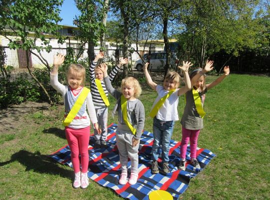 Ruchowe na podwórku