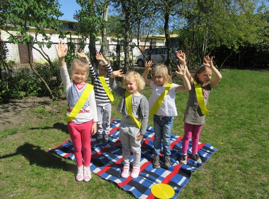 Ruchowe na podwórku