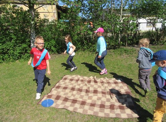 Ruchowe na podwórku