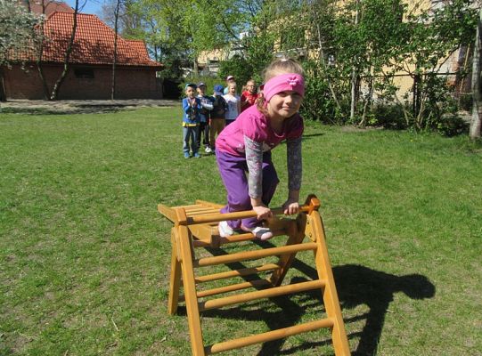 Ruchowe na podwórku
