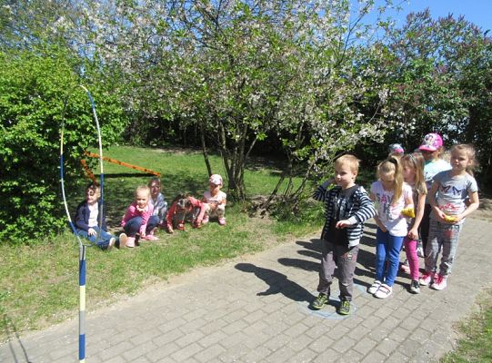 Ruchowe na podwórku