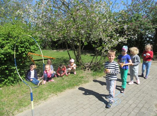 Ruchowe na podwórku