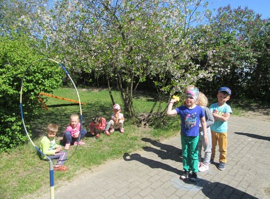 Ruchowe na podwórku