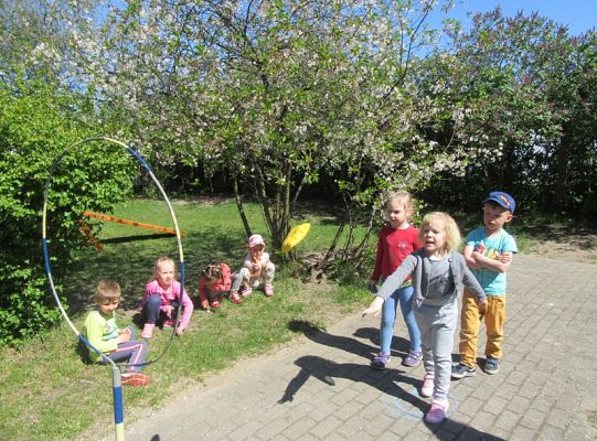 Ruchowe na podwórku