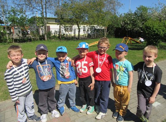 Ruchowe na podwórku