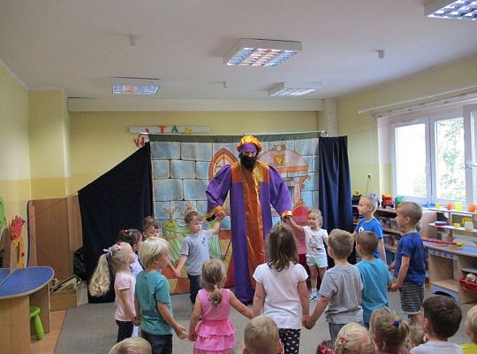 Teatrzyk \"śpiąca królewna\"