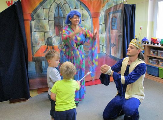 Teatrzyk \"śpiąca królewna\"