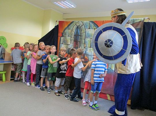 Teatrzyk \"śpiąca królewna\"