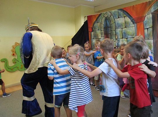 Teatrzyk \"śpiąca królewna\"