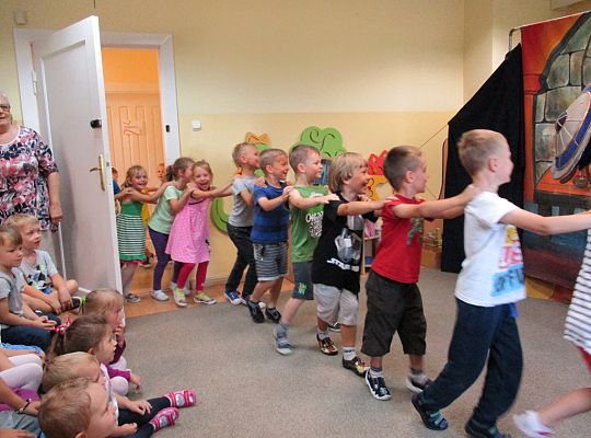 Teatrzyk \"śpiąca królewna\"