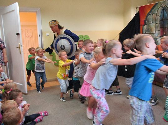 Teatrzyk \"śpiąca królewna\"