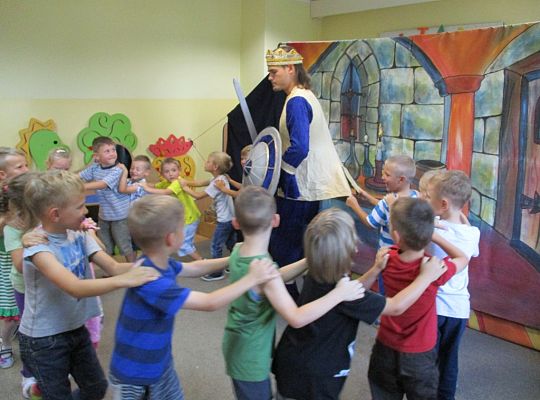 Teatrzyk \"śpiąca królewna\"