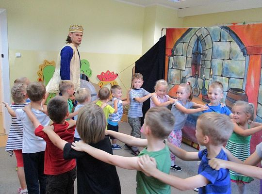 Teatrzyk \"śpiąca królewna\"