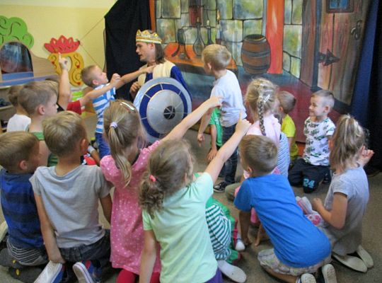 Teatrzyk \"śpiąca królewna\"