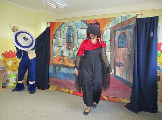 Teatrzyk \"śpiąca królewna\"