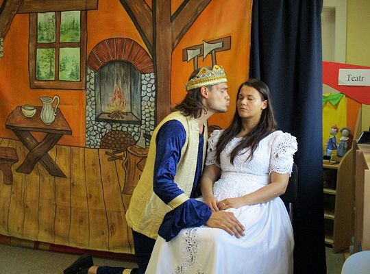 Teatrzyk \"śpiąca królewna\"